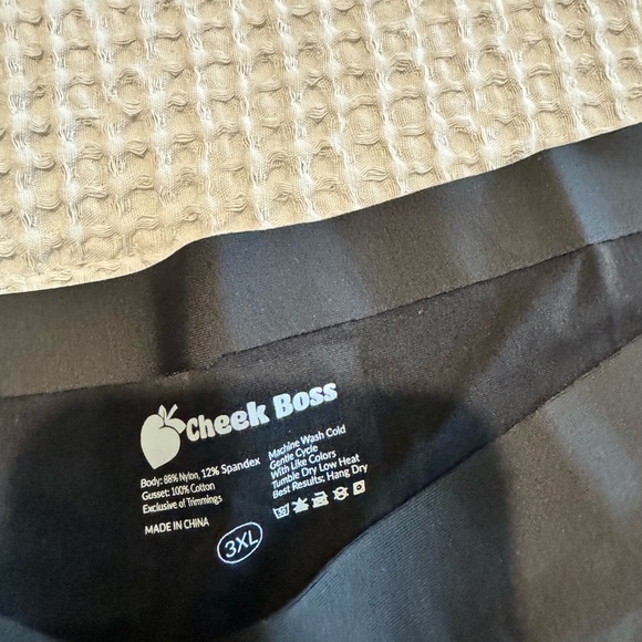 NEW Cheekboss Seamless Smooth Briefs Womens Plus Black 3X NWT - Picture 3 of 4